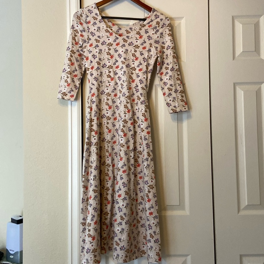 Floral 3/4 sleeve Pact party dress
